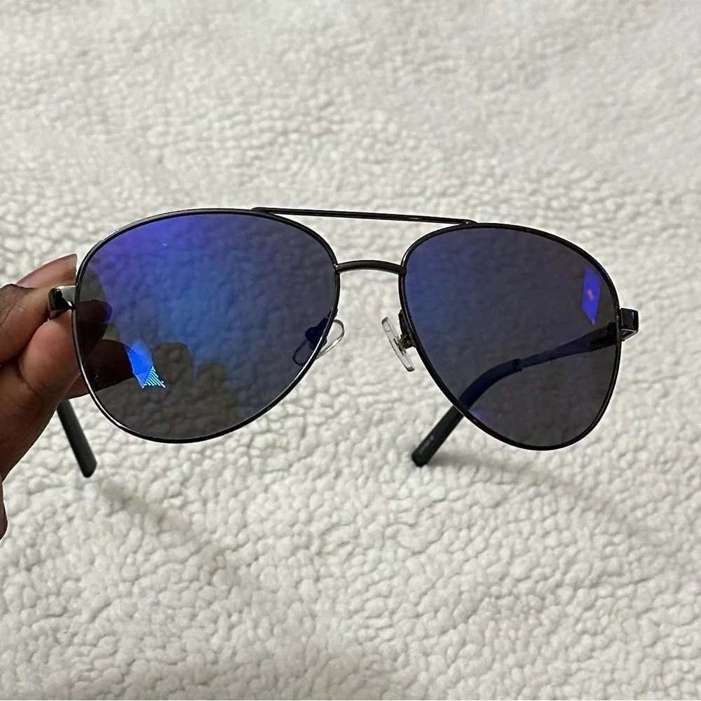 Foster Grant Polarized Pilot Sunglass Matte Black  Frame Purple Reflective Lens